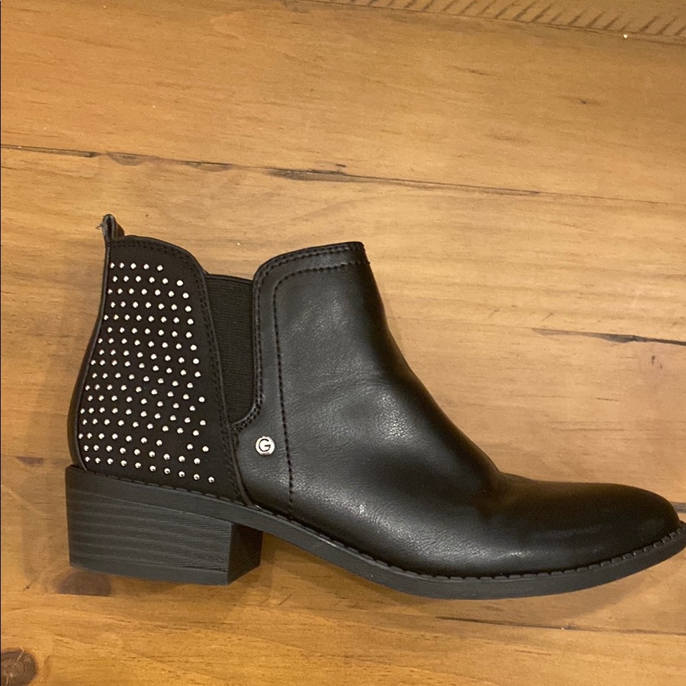 G by GUESS Women's black Ankle Boots, silver studded, Moto style, faux leather